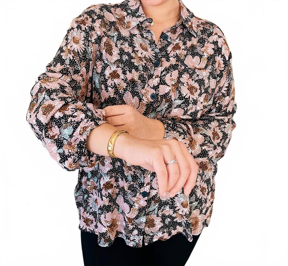 NEW GILLI sky collared button down in multicolored floral